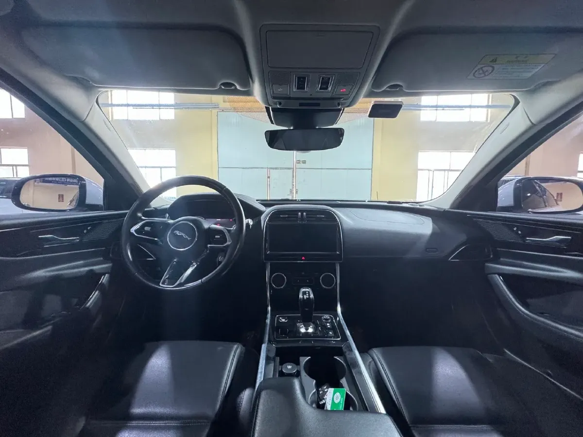 2020 Jaguar XEL 2.0T 200HP L4 8AT,autocango,china used car exporter,china ev exporter,chinese used car exporter,chinese used ev exporter
