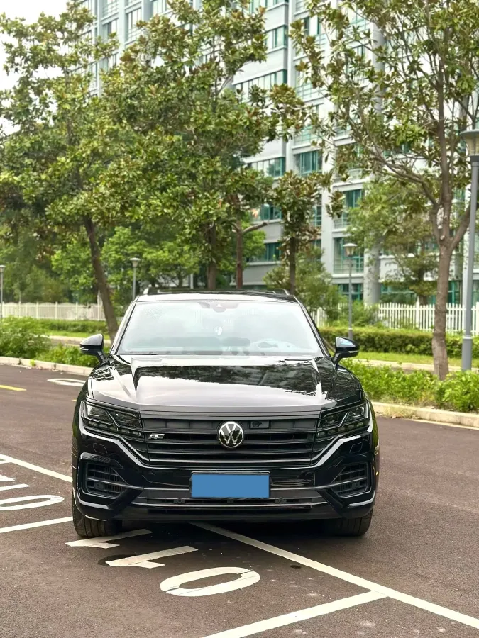 2021 Volkswagen Touareg 3.0T 340HP V6 8AT,autocango,china used car exporter,china ev exporter,chinese used car exporter,chinese used ev exporter
