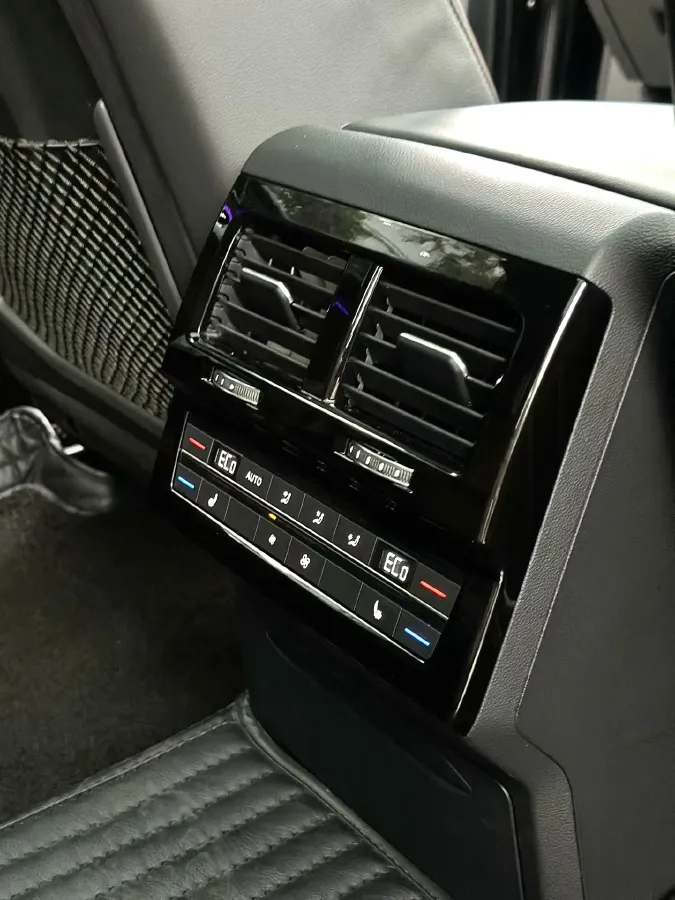 2021 Volkswagen Touareg 3.0T 340HP V6 8AT,autocango,china used car exporter,china ev exporter,chinese used car exporter,chinese used ev exporter