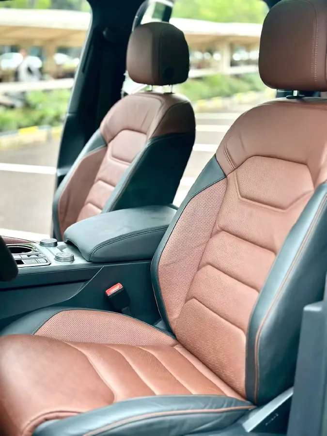 2021 Volkswagen Touareg 3.0T 340HP V6 8AT,autocango,china used car exporter,china ev exporter,chinese used car exporter,chinese used ev exporter