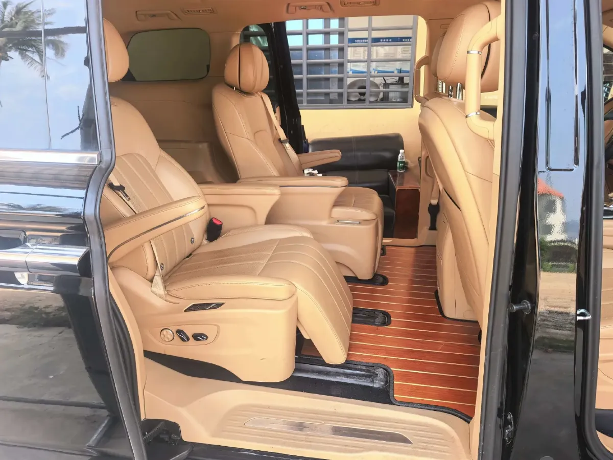 2024 Voyah Dream 1.5T 150HP L4 PHEV 43KWH,autocango,china used car exporter,china ev exporter,chinese used car exporter,chinese used ev exporter