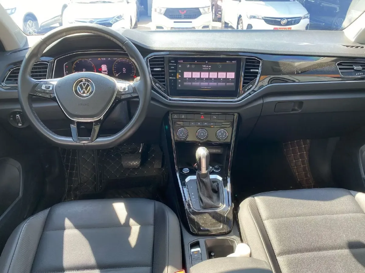 2022 Volkswagen T-Roc 1.4T 150HP L4 7DCT,autocango,china used car exporter,china ev exporter,chinese used car exporter,chinese used ev exporter
