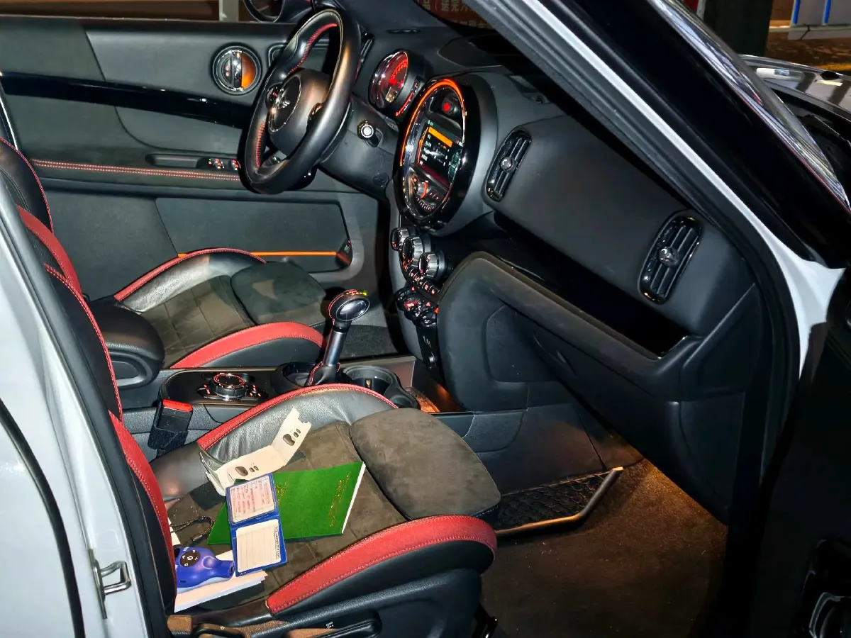 2018 MINI JCW COUNTRYMAN 2.0T 231HP L4 8AT,autocango,china used car exporter,china ev exporter,chinese used car exporter,chinese used ev exporter