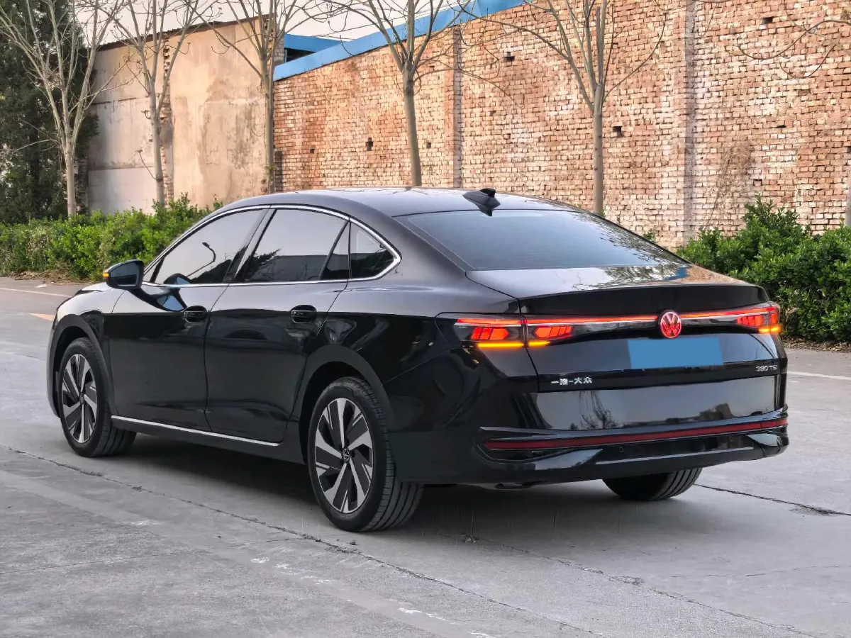 2024 Volkswagen Magotan 1.5T 160HP L4 7DCT,autocango,china used car exporter,china ev exporter,chinese used car exporter,chinese used ev exporter