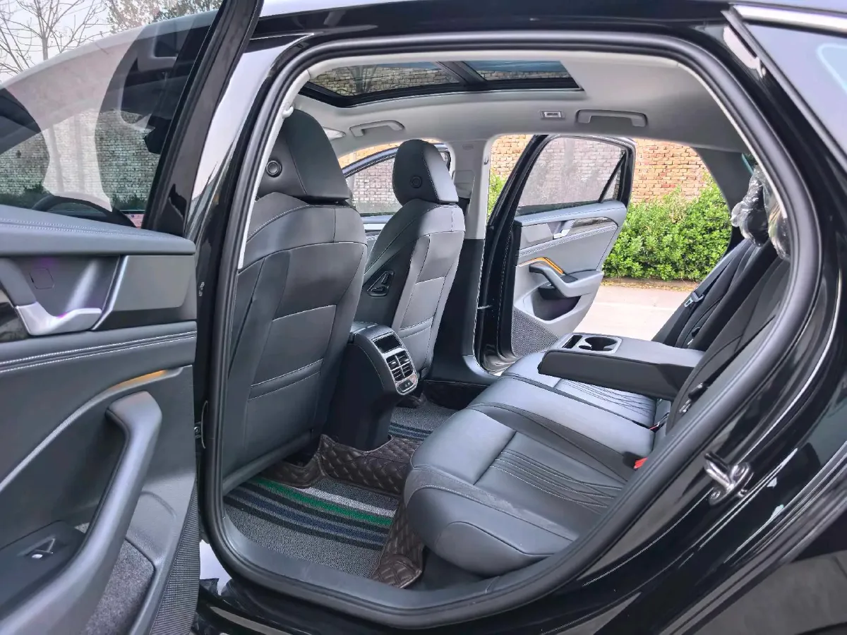 2024 Volkswagen Magotan 1.5T 160HP L4 7DCT,autocango,china used car exporter,china ev exporter,chinese used car exporter,chinese used ev exporter