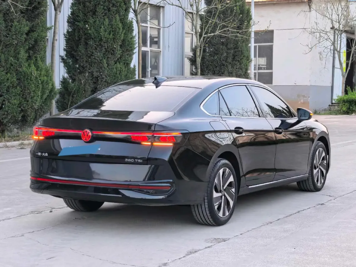 2024 Volkswagen Magotan 1.5T 160HP L4 7DCT,autocango,china used car exporter,china ev exporter,chinese used car exporter,chinese used ev exporter