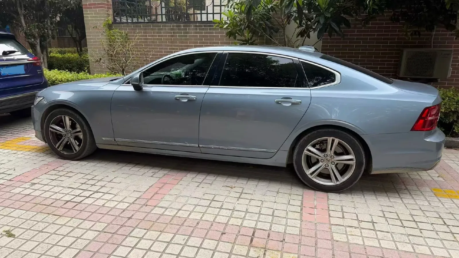 2019 Infiniti Q70 2.0T 211HP L4 7AT,autocango,china used car exporter,china ev exporter,chinese used car exporter,chinese used ev exporter