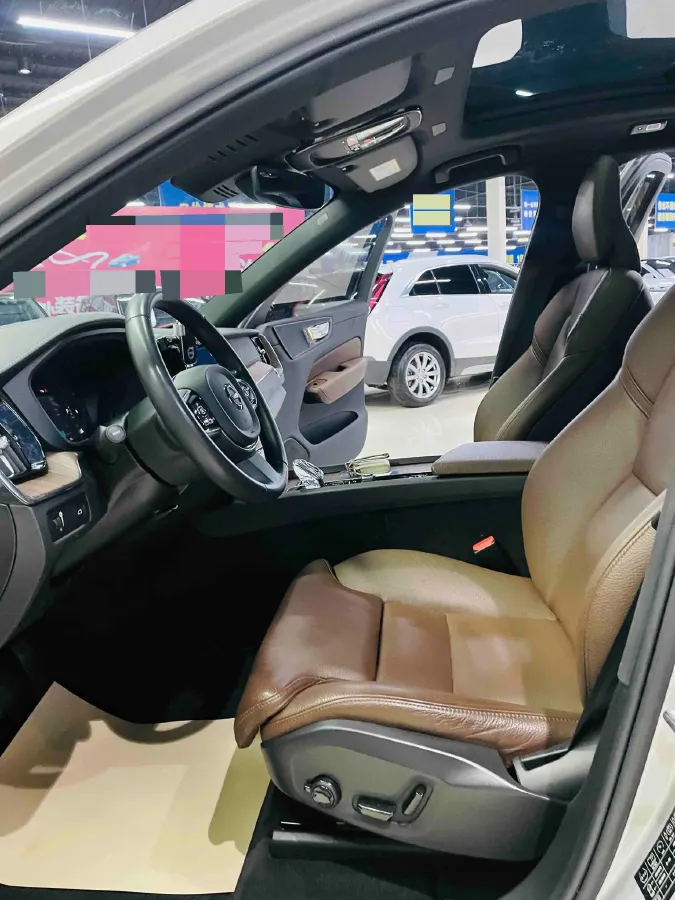2022 Volvo XC60 2.0T 250HP L4 8AT,autocango,china used car exporter,china ev exporter,chinese used car exporter,chinese used ev exporter