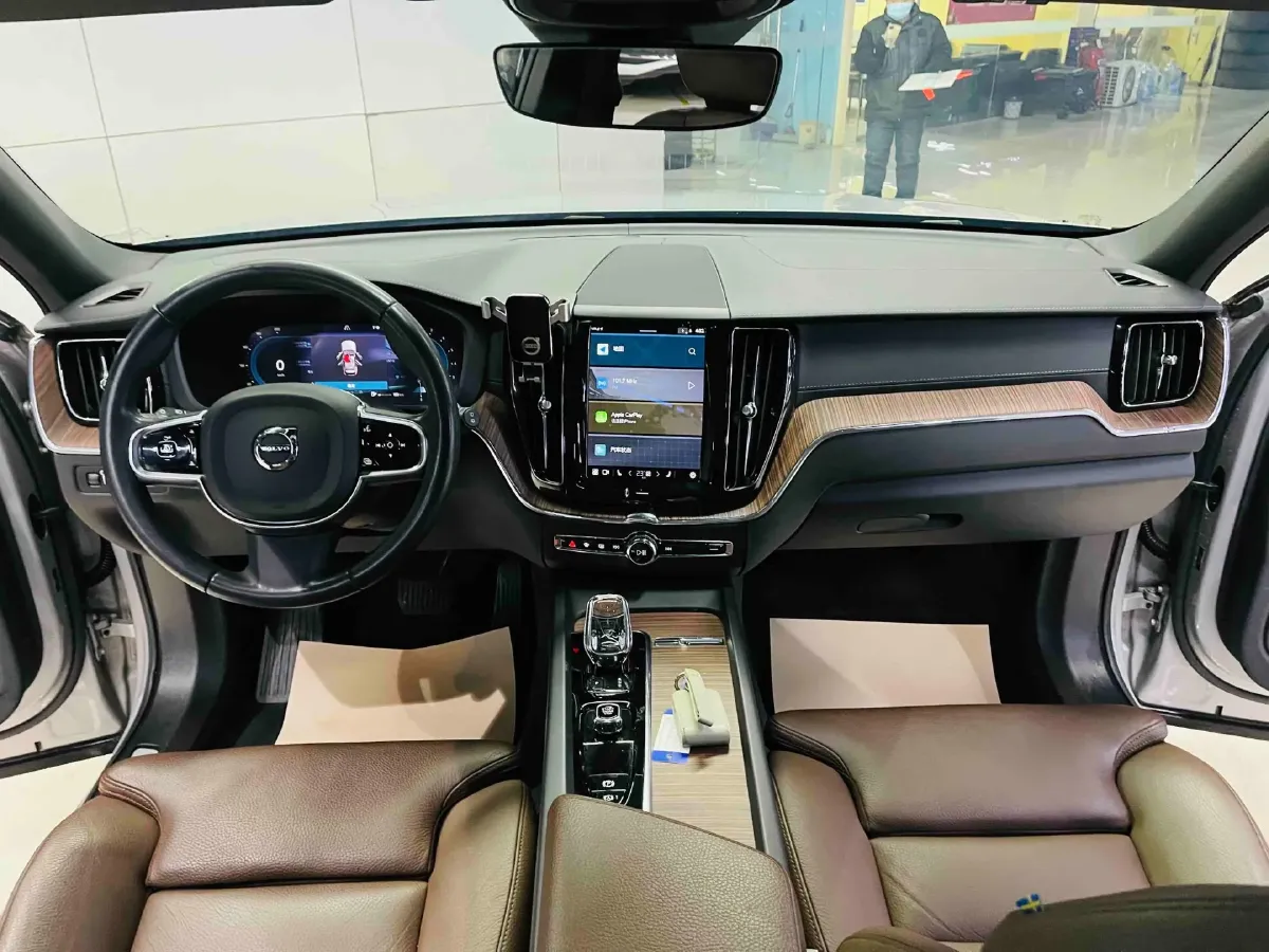 2022 Volvo XC60 2.0T 250HP L4 8AT,autocango,china used car exporter,china ev exporter,chinese used car exporter,chinese used ev exporter