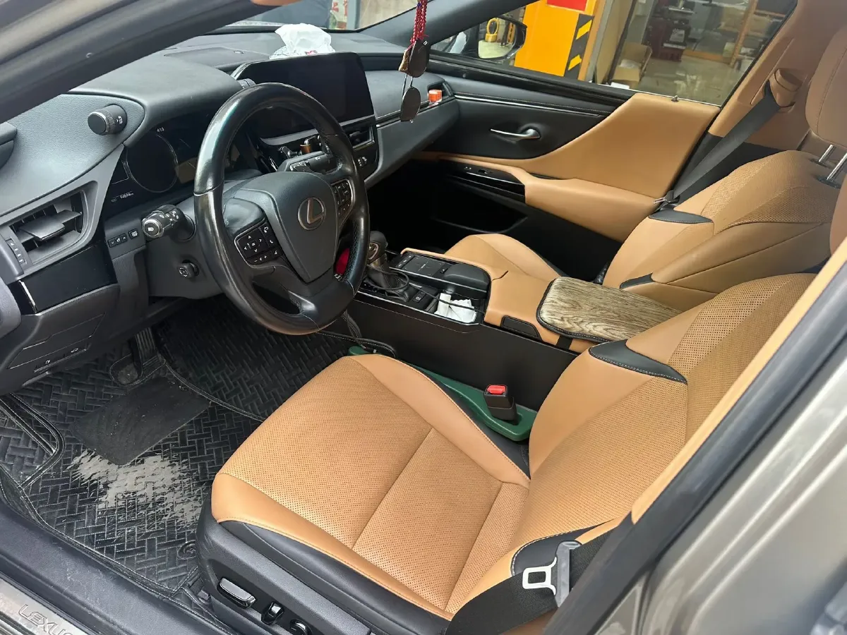 2021 Lexus ES 2.0L 173HP L4 CVT,autocango,china used car exporter,china ev exporter,chinese used car exporter,chinese used ev exporter