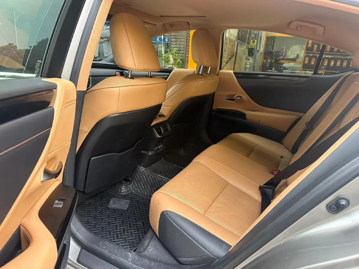 2021 Lexus ES 2.0L 173HP L4 CVT,autocango,china used car exporter,china ev exporter,chinese used car exporter,chinese used ev exporter