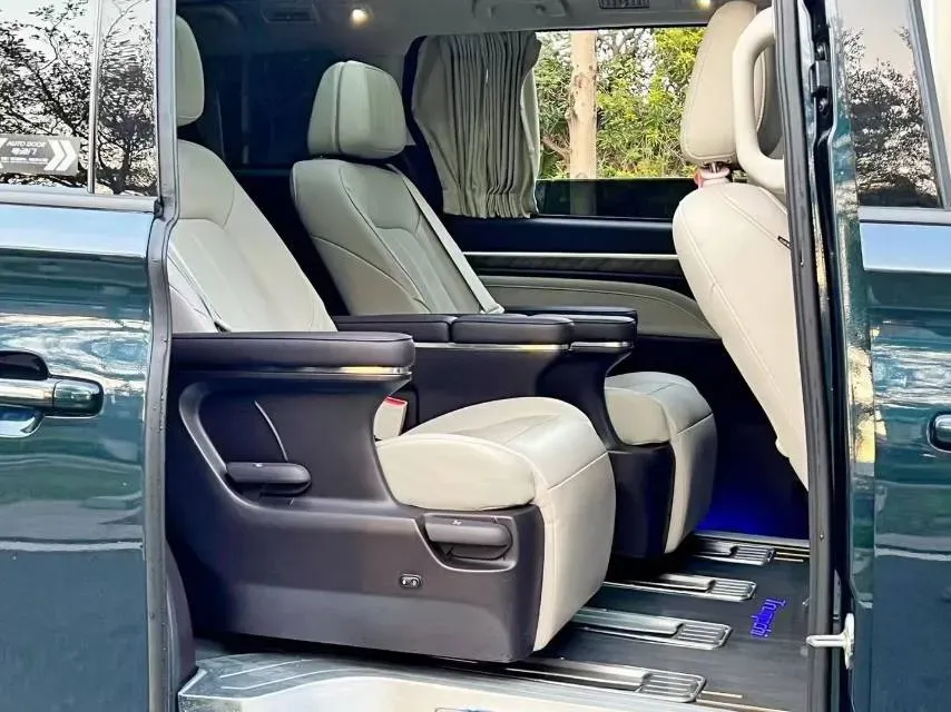 2021 GAC Trumpchi M8 2.0T 252HP L4 8AT,autocango,china used car exporter,china ev exporter,chinese used car exporter,chinese used ev exporter