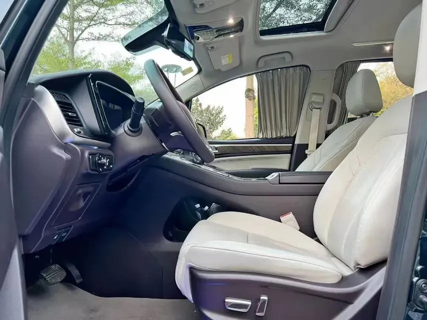 2021 GAC Trumpchi M8 2.0T 252HP L4 8AT,autocango,china used car exporter,china ev exporter,chinese used car exporter,chinese used ev exporter