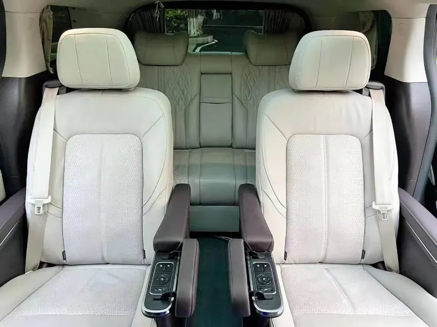 2021 GAC Trumpchi M8 2.0T 252HP L4 8AT,autocango,china used car exporter,china ev exporter,chinese used car exporter,chinese used ev exporter