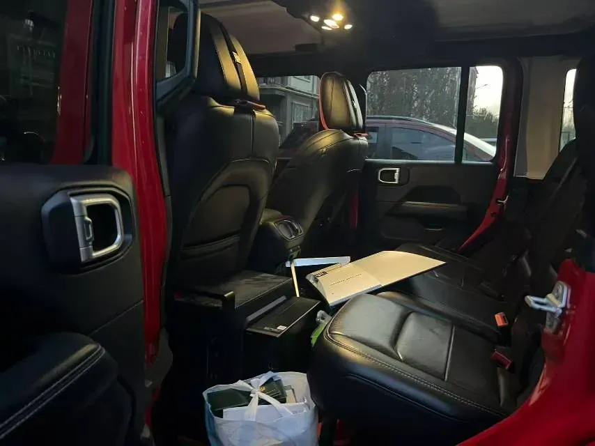 2019 Jeep Wrangler 2.0T 266HP L4 8AT,autocango,china used car exporter,china ev exporter,chinese used car exporter,chinese used ev exporter