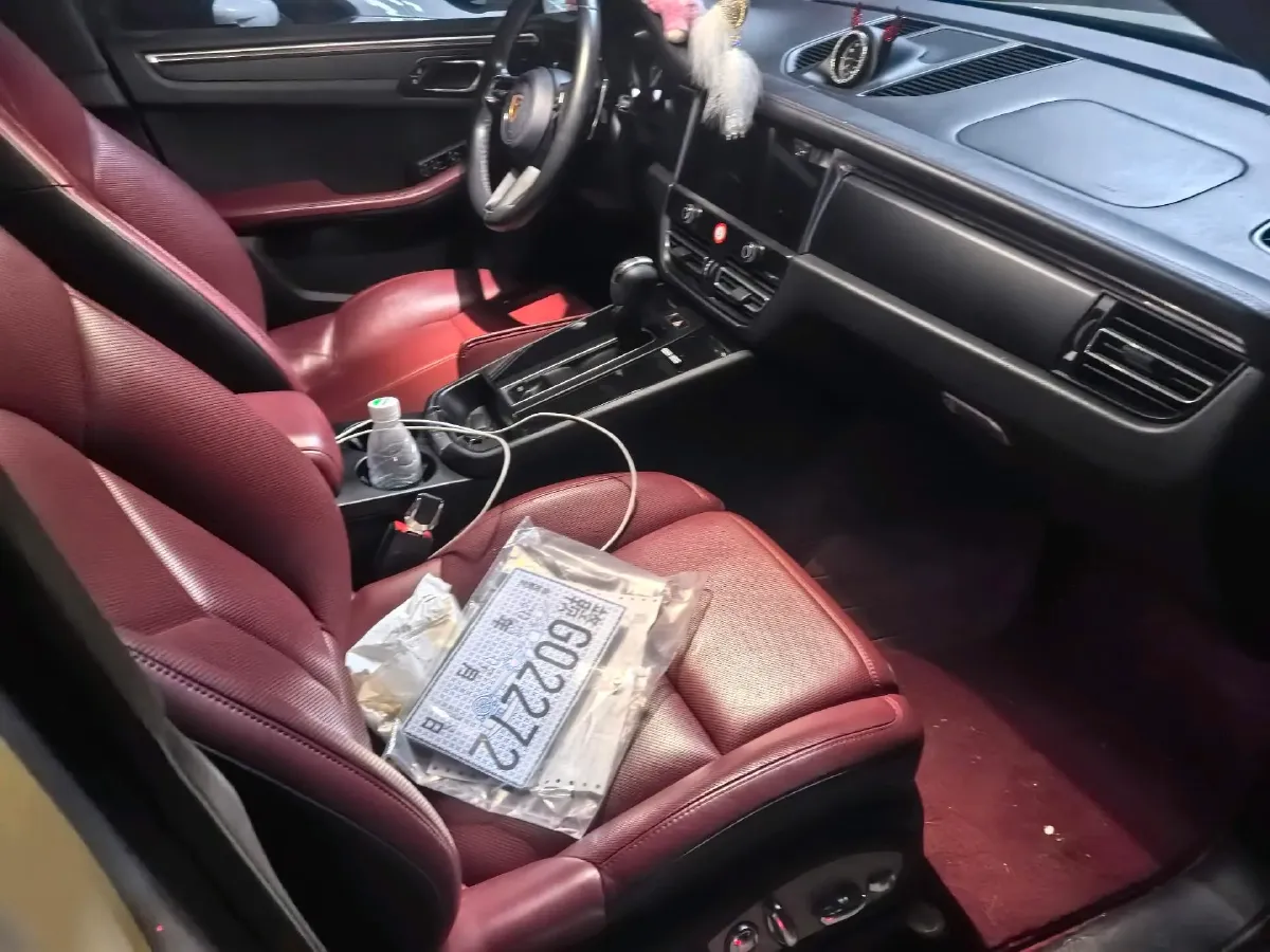 2023 Porsche Macan 2.0T 265HP L4 7DCT,autocango,china used car exporter,china ev exporter,chinese used car exporter,chinese used ev exporter