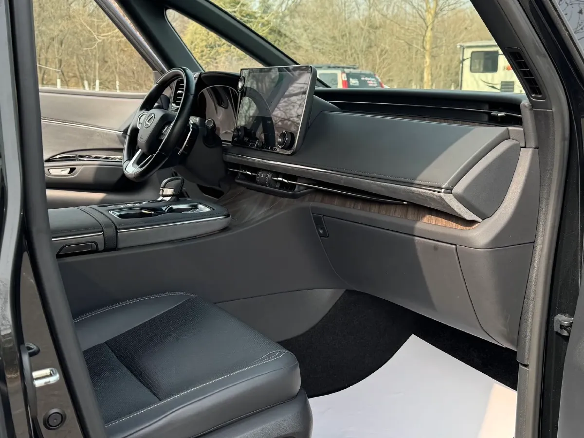 2023 Lexus LM 2.5L 190HP L4 E-CVT Hybrid,autocango,china used car exporter,china ev exporter,chinese used car exporter,chinese used ev exporter