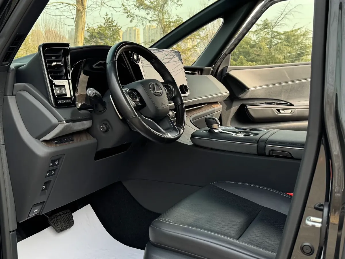 2023 Lexus LM 2.5L 190HP L4 E-CVT Hybrid,autocango,china used car exporter,china ev exporter,chinese used car exporter,chinese used ev exporter