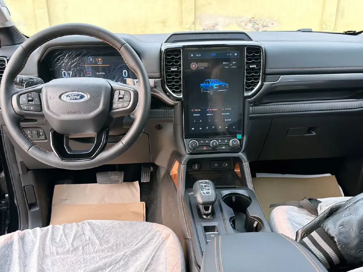 2025 Ford Ranger 2.3T 258HP L4 8AT,autocango,china used car exporter,china ev exporter,chinese used car exporter,chinese used ev exporter