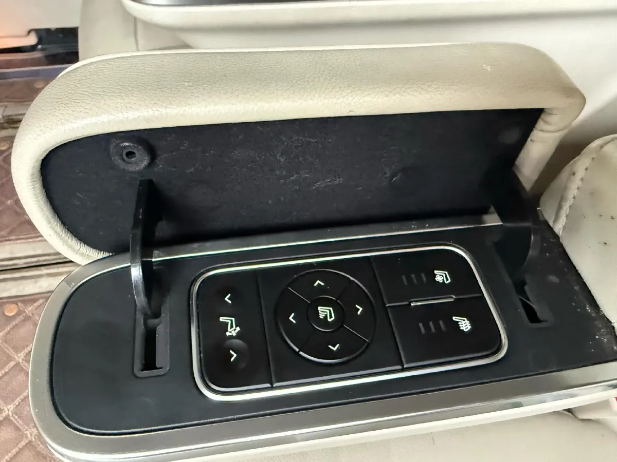 2018 GAC Trumpchi M8 2.0T 201HP L4 6AT,autocango,china used car exporter,china ev exporter,chinese used car exporter,chinese used ev exporter