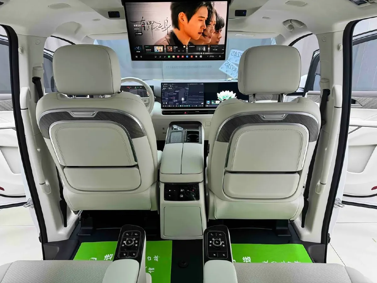 2025 WEY HighMountain 1.5T 170HP L4 4DHT PHEV,autocango,china used car exporter,china ev exporter,chinese used car exporter,chinese used ev exporter