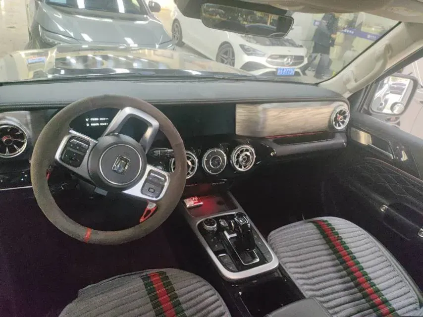 2021 Tank 300 2.0T 227HP L4 8AT,autocango,china used car exporter,china ev exporter,chinese used car exporter,chinese used ev exporter