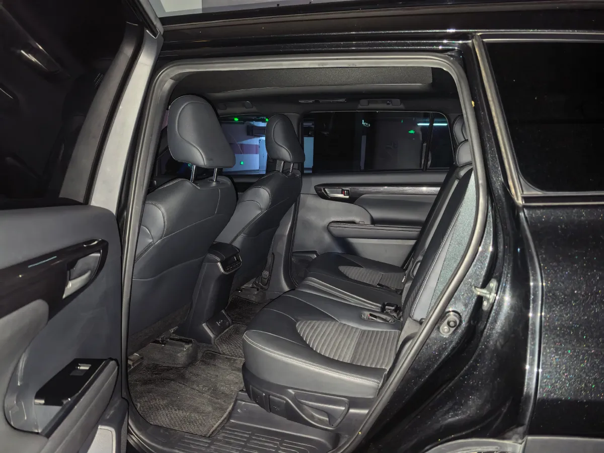 2022 Toyota Crown Kluger 2.0T 248HP L4 8AT,autocango,china used car exporter,china ev exporter,chinese used car exporter,chinese used ev exporter