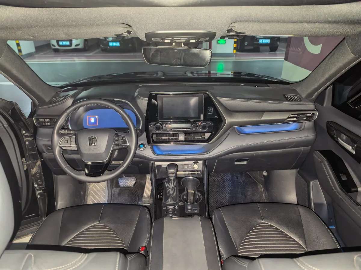 2022 Toyota Crown Kluger 2.0T 248HP L4 8AT,autocango,china used car exporter,china ev exporter,chinese used car exporter,chinese used ev exporter