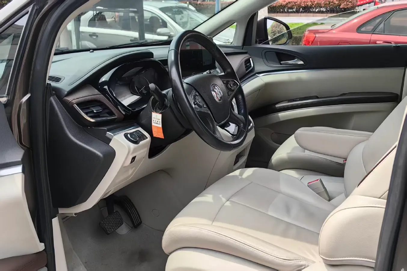 2021 Buick GL8 2.0T 237HP L4 9AT,autocango,china used car exporter,china ev exporter,chinese used car exporter,chinese used ev exporter