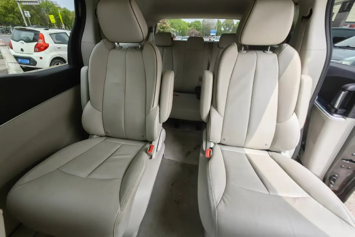 2021 Buick GL8 2.0T 237HP L4 9AT,autocango,china used car exporter,china ev exporter,chinese used car exporter,chinese used ev exporter