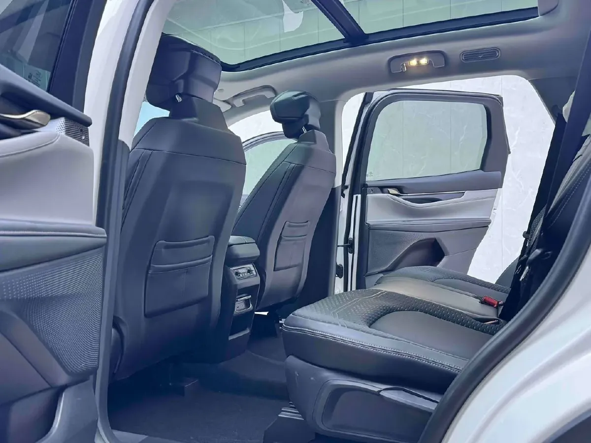 2023 Ford Edge 2.0T 252HP L4 8AT,autocango,china used car exporter,china ev exporter,chinese used car exporter,chinese used ev exporter