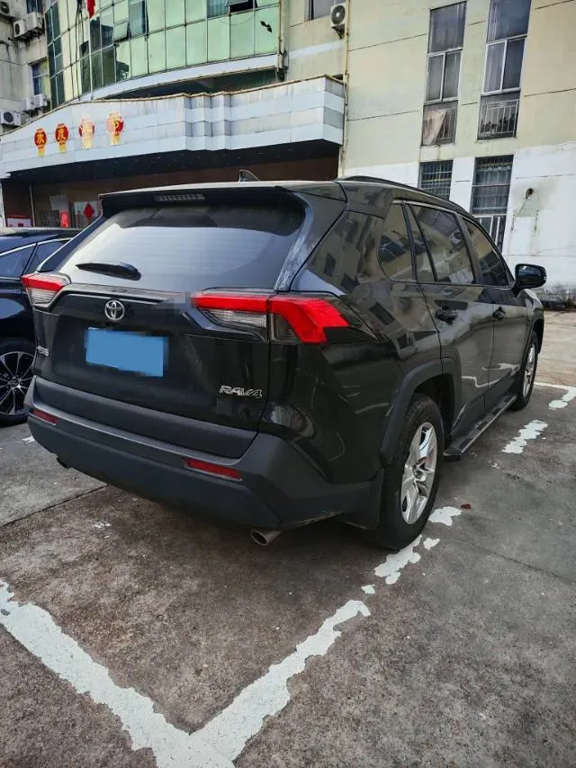 2023 Toyota RAV4 2.0L 171HP L4 CVT,autocango,china used car exporter,china ev exporter,chinese used car exporter,chinese used ev exporter