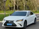2021 LEXUS ES,autocango,china used car exporter,china ev exporter,chinese used car exporter,chinese used ev exporter