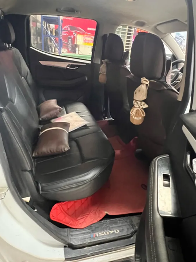 2020 Isuzu RE-MAX Jim 2.4T 211HP L4 5MT,autocango,china used car exporter,china ev exporter,chinese used car exporter,chinese used ev exporter