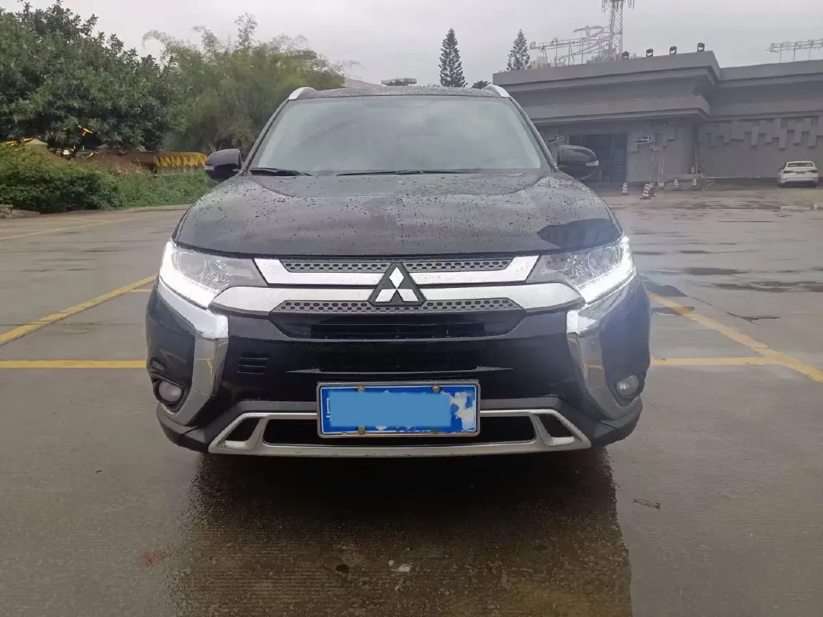 2019 Mitsubishi Outlander 2.0L 166HP L4 CVT,autocango,china used car exporter,china ev exporter,chinese used car exporter,chinese used ev exporter