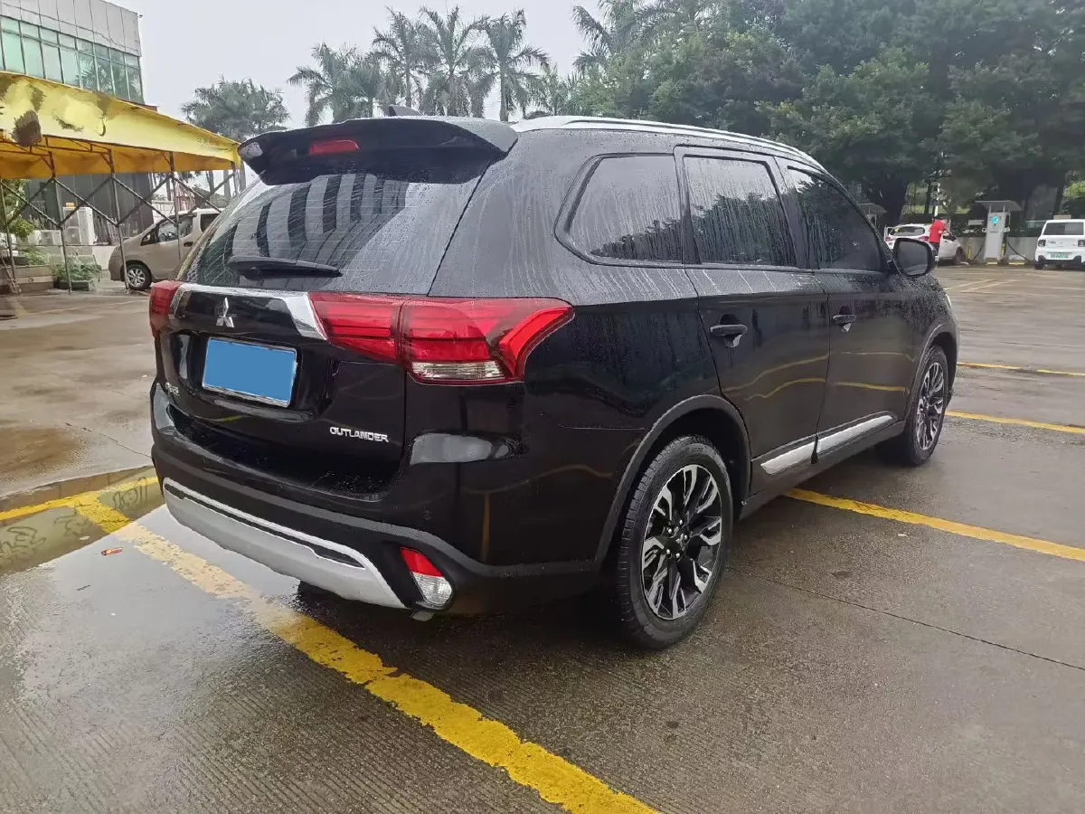 2019 Mitsubishi Outlander 2.0L 166HP L4 CVT,autocango,china used car exporter,china ev exporter,chinese used car exporter,chinese used ev exporter