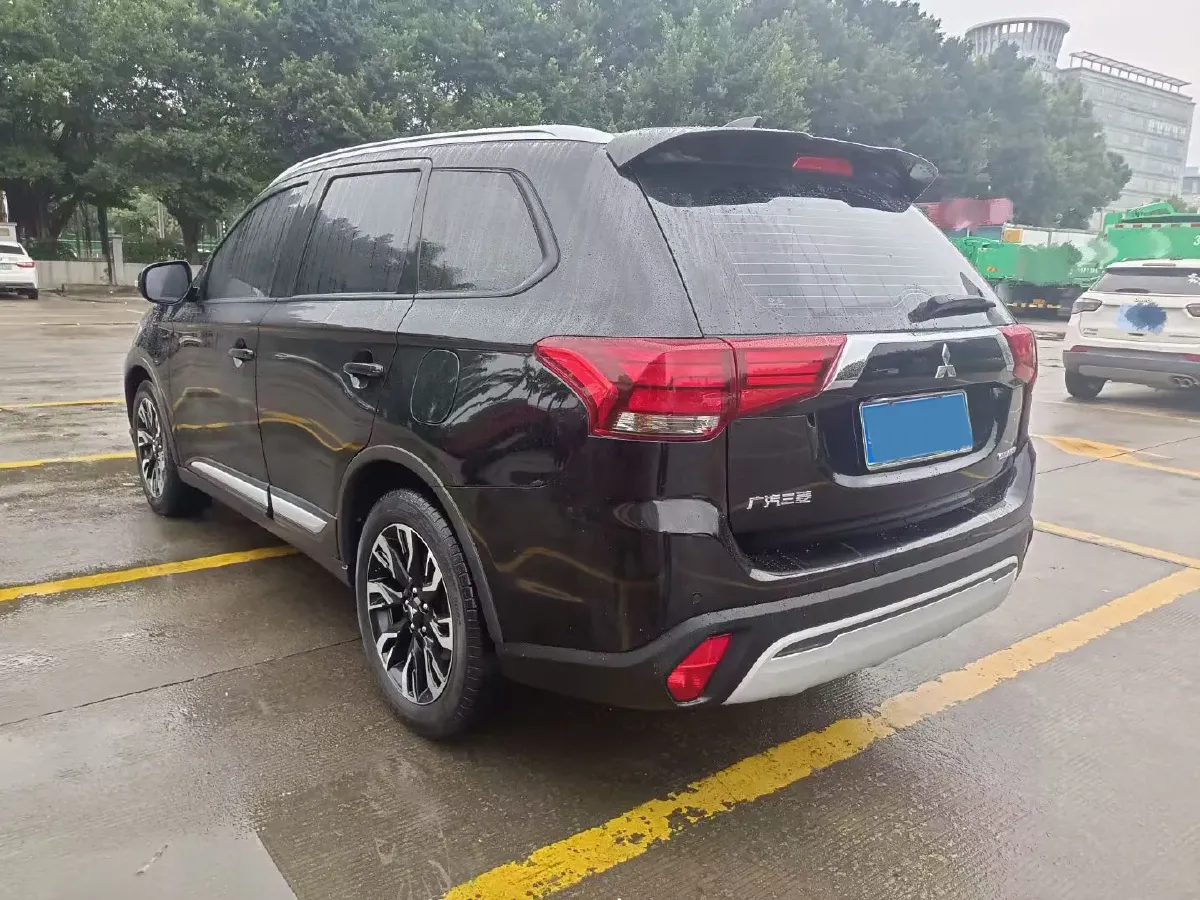 2019 Mitsubishi Outlander 2.0L 166HP L4 CVT,autocango,china used car exporter,china ev exporter,chinese used car exporter,chinese used ev exporter