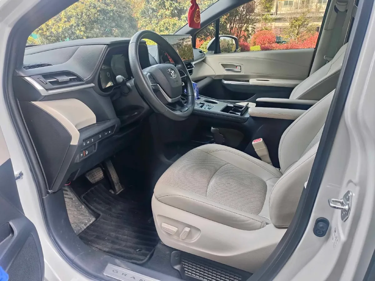 2024 Toyota Granvia 2.5L 189HP L4 E-CVT Hybrid,autocango,china used car exporter,china ev exporter,chinese used car exporter,chinese used ev exporter