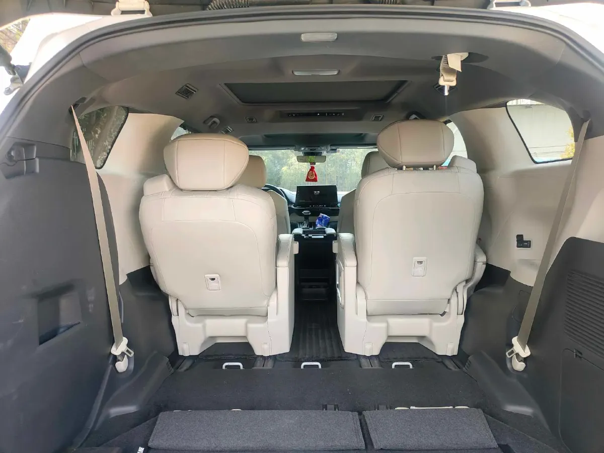 2024 Toyota Granvia 2.5L 189HP L4 E-CVT Hybrid,autocango,china used car exporter,china ev exporter,chinese used car exporter,chinese used ev exporter