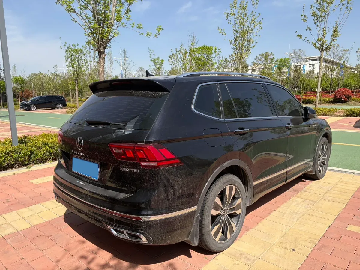 2024 Volkswagen Tiguan L 2.0T 186HP L4 7DCT,autocango,china used car exporter,china ev exporter,chinese used car exporter,chinese used ev exporter