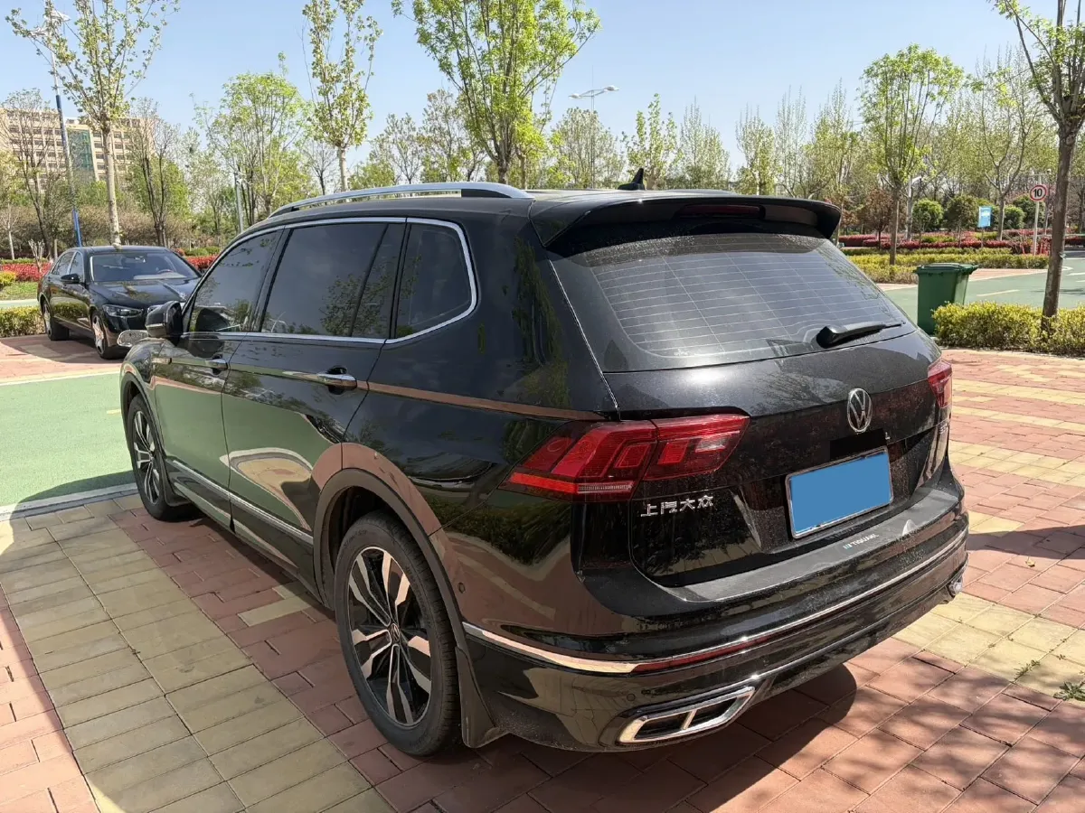 2024 Volkswagen Tiguan L 2.0T 186HP L4 7DCT,autocango,china used car exporter,china ev exporter,chinese used car exporter,chinese used ev exporter