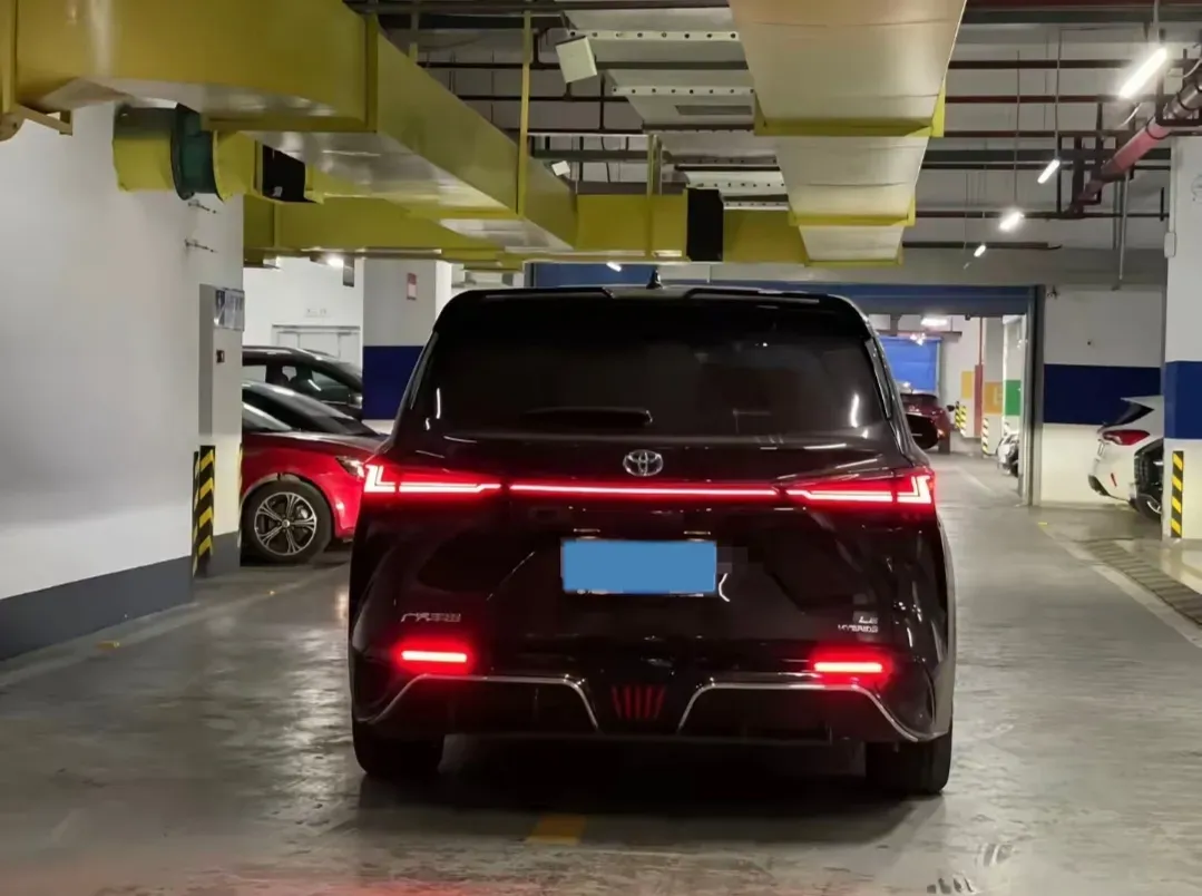 2023 Toyota Sienna 2.5L 189HP L4 E-CVT Hybrid,autocango,china used car exporter,china ev exporter,chinese used car exporter,chinese used ev exporter