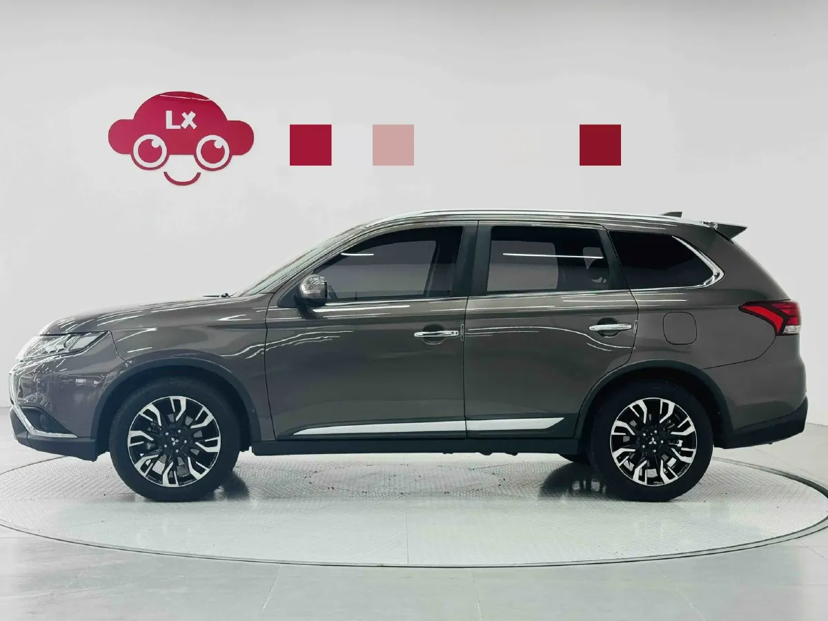2019 Mitsubishi Outlander 2.4L 192HP L4 CVT,autocango,china used car exporter,china ev exporter,chinese used car exporter,chinese used ev exporter