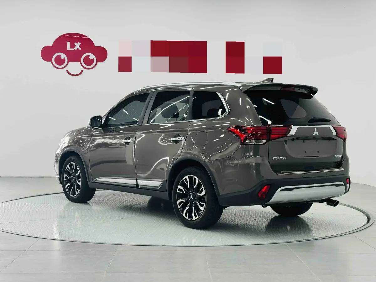 2019 Mitsubishi Outlander 2.4L 192HP L4 CVT,autocango,china used car exporter,china ev exporter,chinese used car exporter,chinese used ev exporter