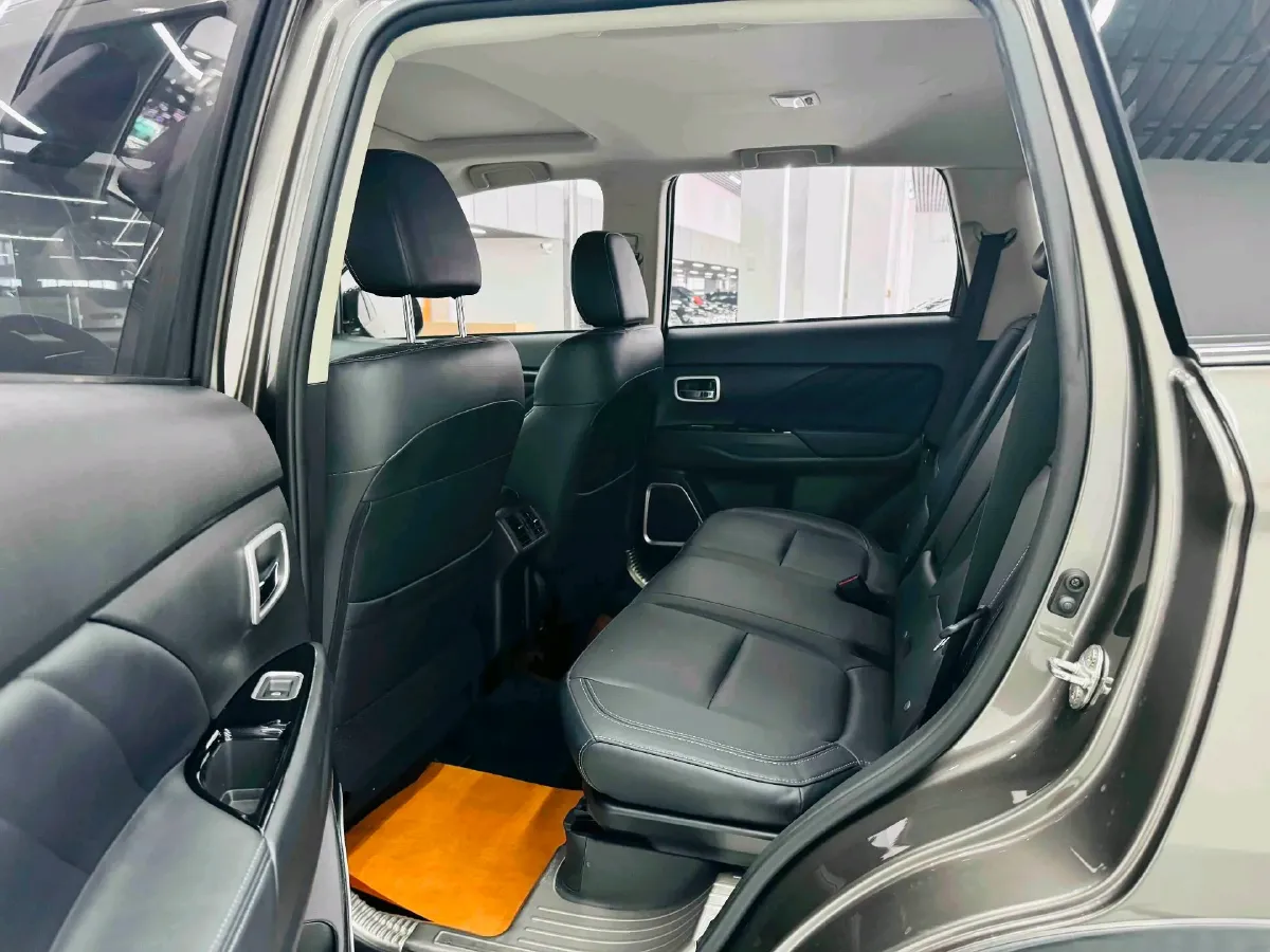 2019 Mitsubishi Outlander 2.4L 192HP L4 CVT,autocango,china used car exporter,china ev exporter,chinese used car exporter,chinese used ev exporter