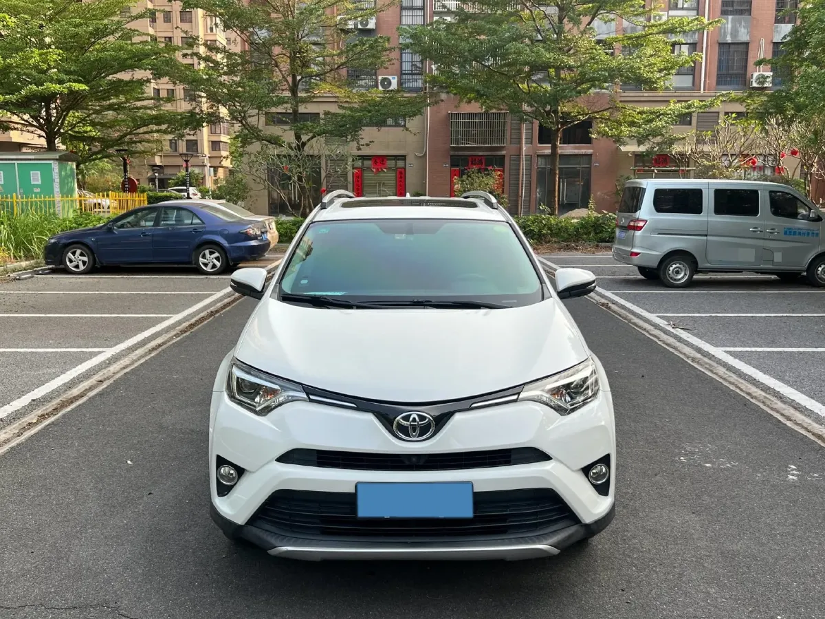 2016 Mitsubishi Outlander 2.0L 150HP L4 CVT,autocango,china used car exporter,china ev exporter,chinese used car exporter,chinese used ev exporter