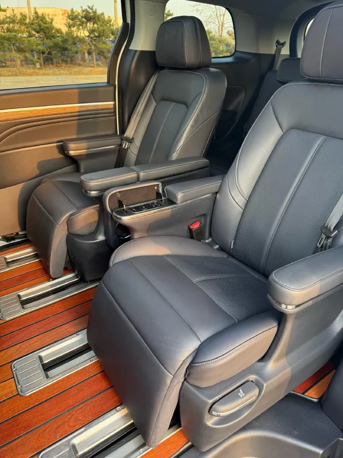 2021 GAC Trumpchi M8 2.0T 252HP L4 8AT,autocango,china used car exporter,china ev exporter,chinese used car exporter,chinese used ev exporter