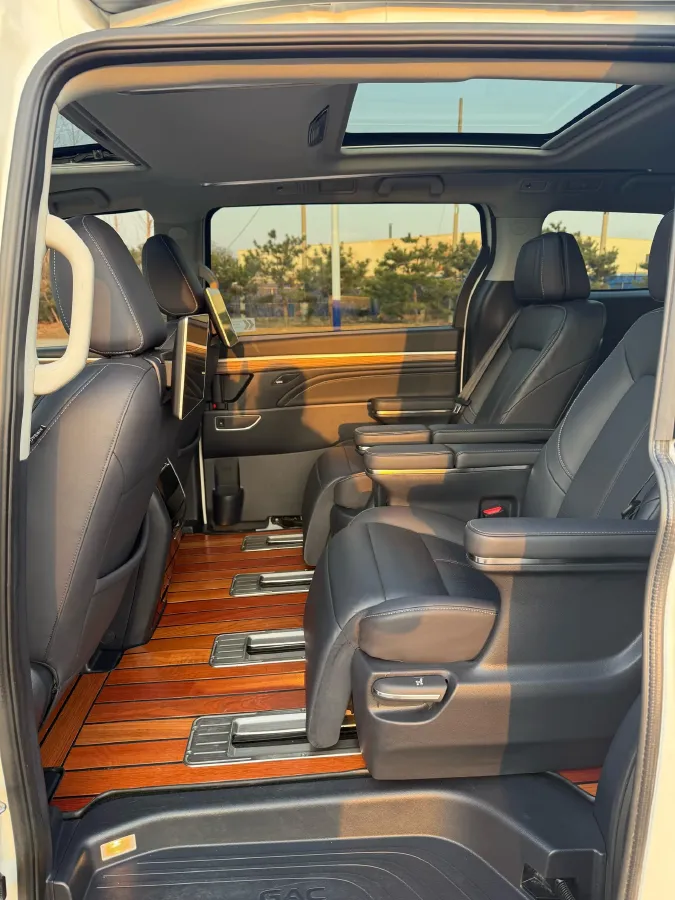 2021 GAC Trumpchi M8 2.0T 252HP L4 8AT,autocango,china used car exporter,china ev exporter,chinese used car exporter,chinese used ev exporter