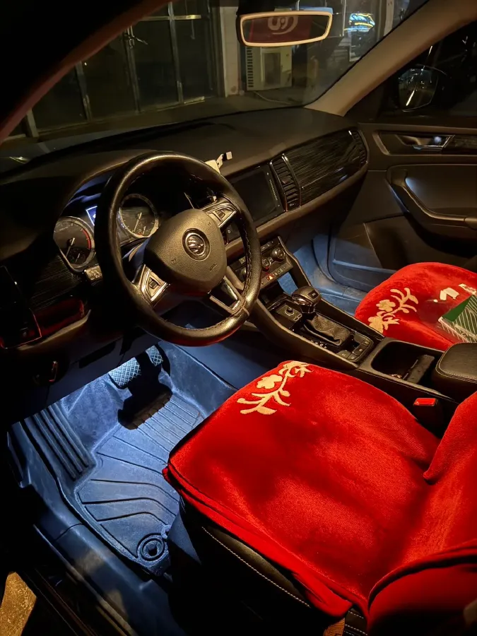 2018 Skoda Kodiak 2.0T 186HP L4 7DCT,autocango,china used car exporter,china ev exporter,chinese used car exporter,chinese used ev exporter