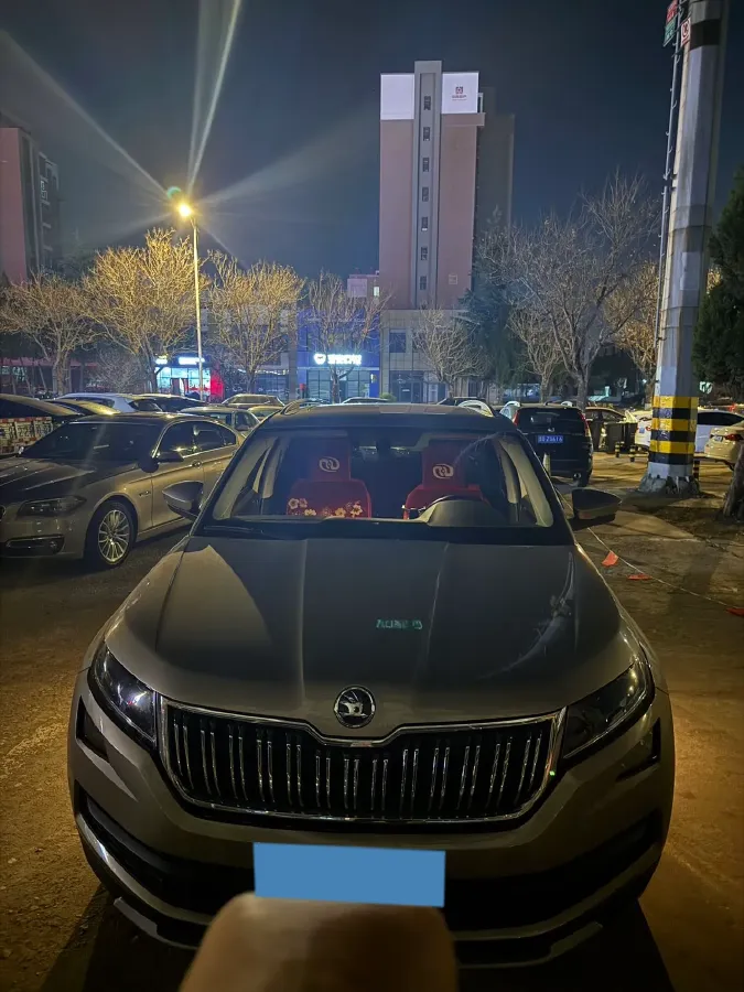 2018 Skoda Kodiak 2.0T 186HP L4 7DCT,autocango,china used car exporter,china ev exporter,chinese used car exporter,chinese used ev exporter